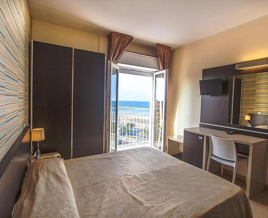 ***  Hotel Massimo Resort Cesenatico Italia