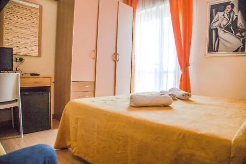Hotel Massimo Resort Cesenatico 3*,
